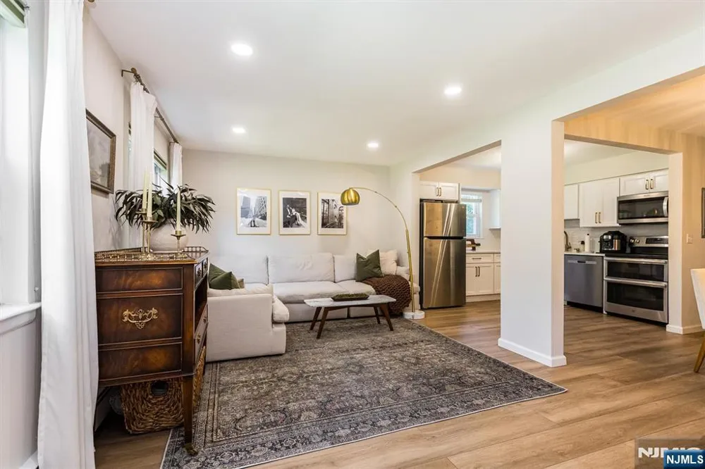 7 Van Vleck Montclair, NJ 07042