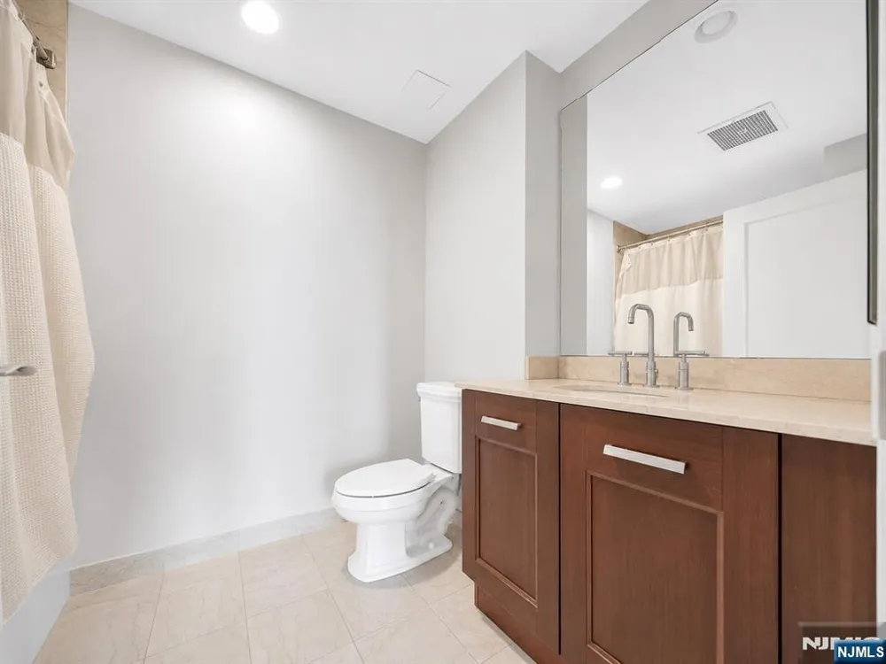 8100 River Road 905 North Bergen, NJ 07047