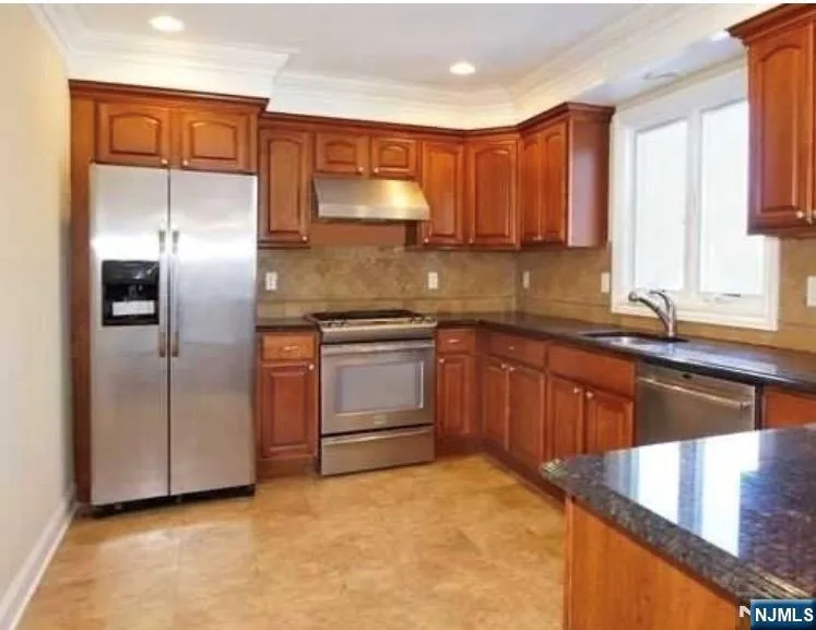 37 Skymark Court Upper Saddle River, NJ 07458