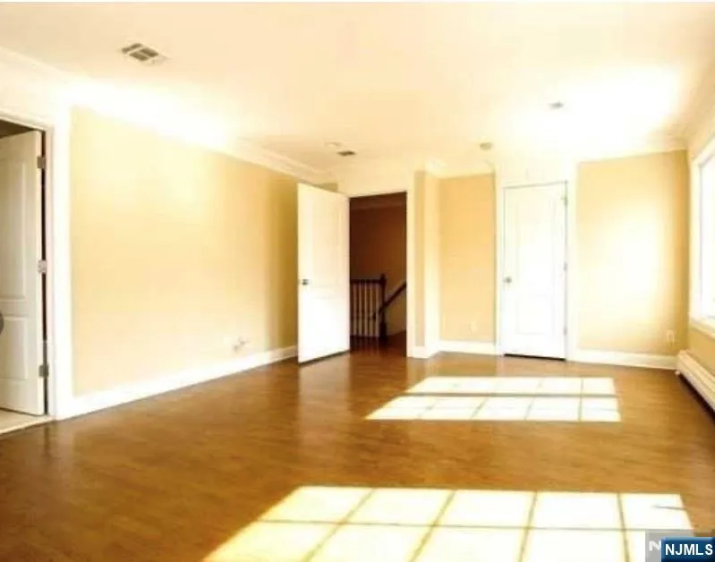 37 Skymark Court Upper Saddle River, NJ 07458
