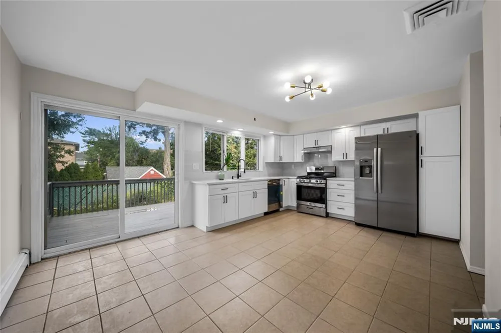 75 Liberty Place Palisades Park, NJ 07650