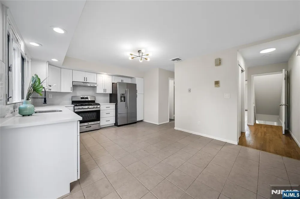 75 Liberty Place Palisades Park, NJ 07650