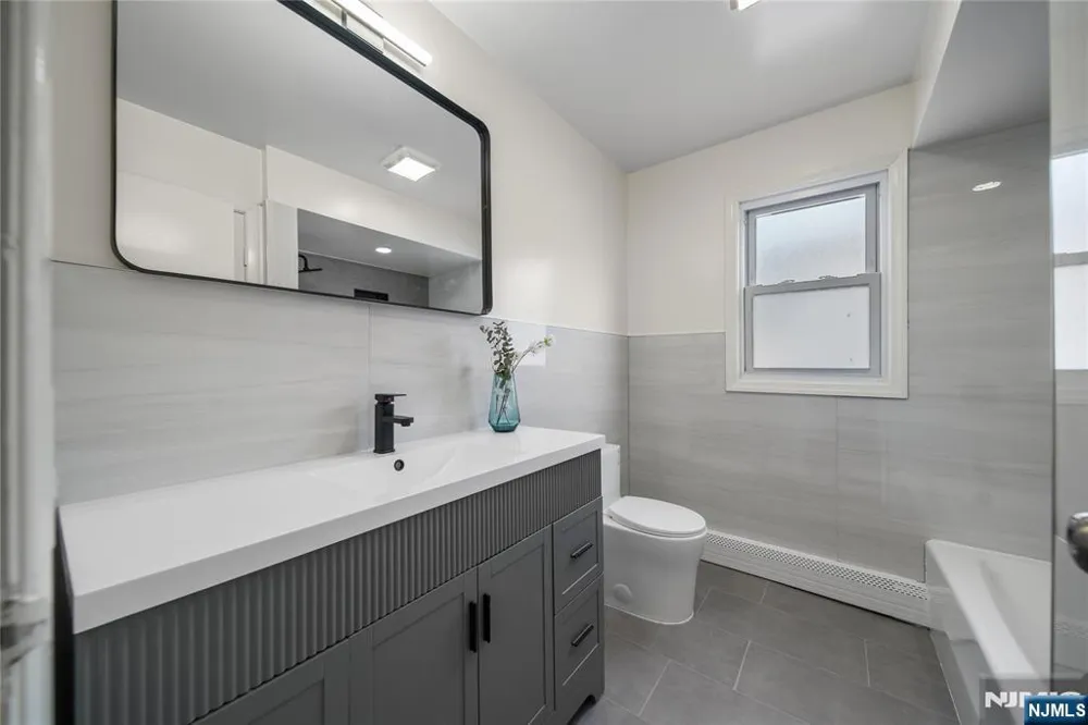 75 Liberty Place Palisades Park, NJ 07650