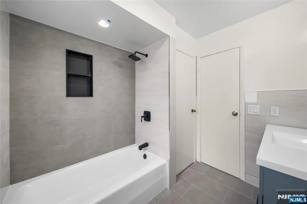 75 Liberty Place Palisades Park, NJ 07650