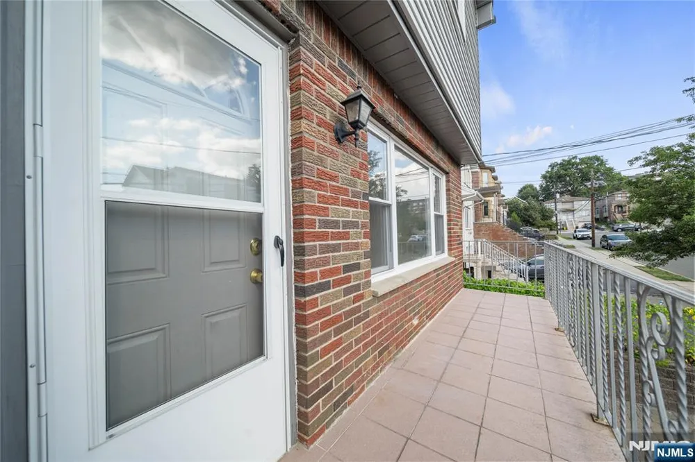 75 Liberty Place Palisades Park, NJ 07650