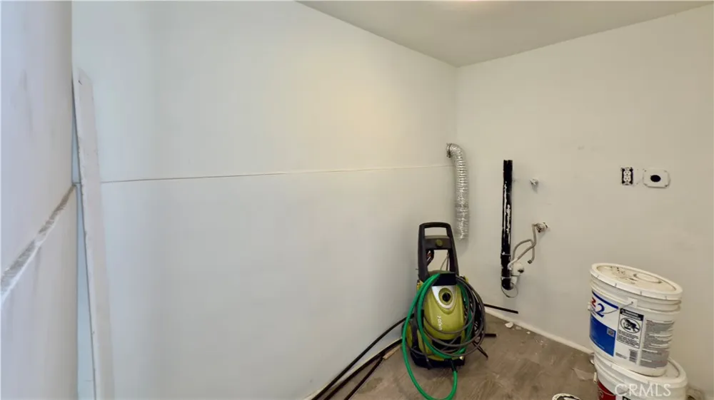 2340 N Thomas Los Angeles, CA 90031