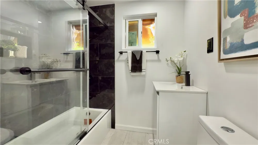 2340 N Thomas Los Angeles, CA 90031