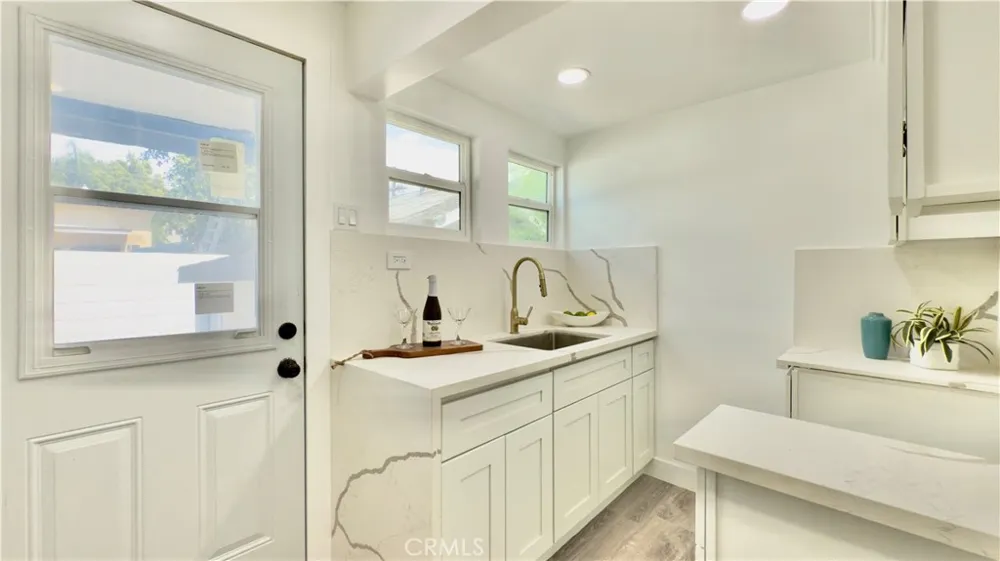 2340 N Thomas Los Angeles, CA 90031
