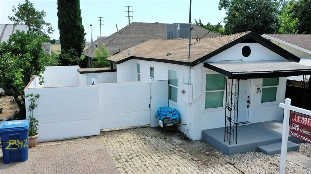 2340 N Thomas Los Angeles, CA 90031