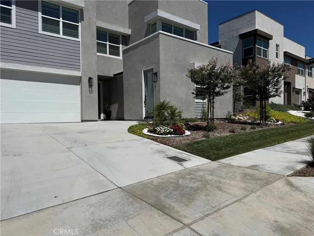 15642 Caterpillar Fontana, CA 92336