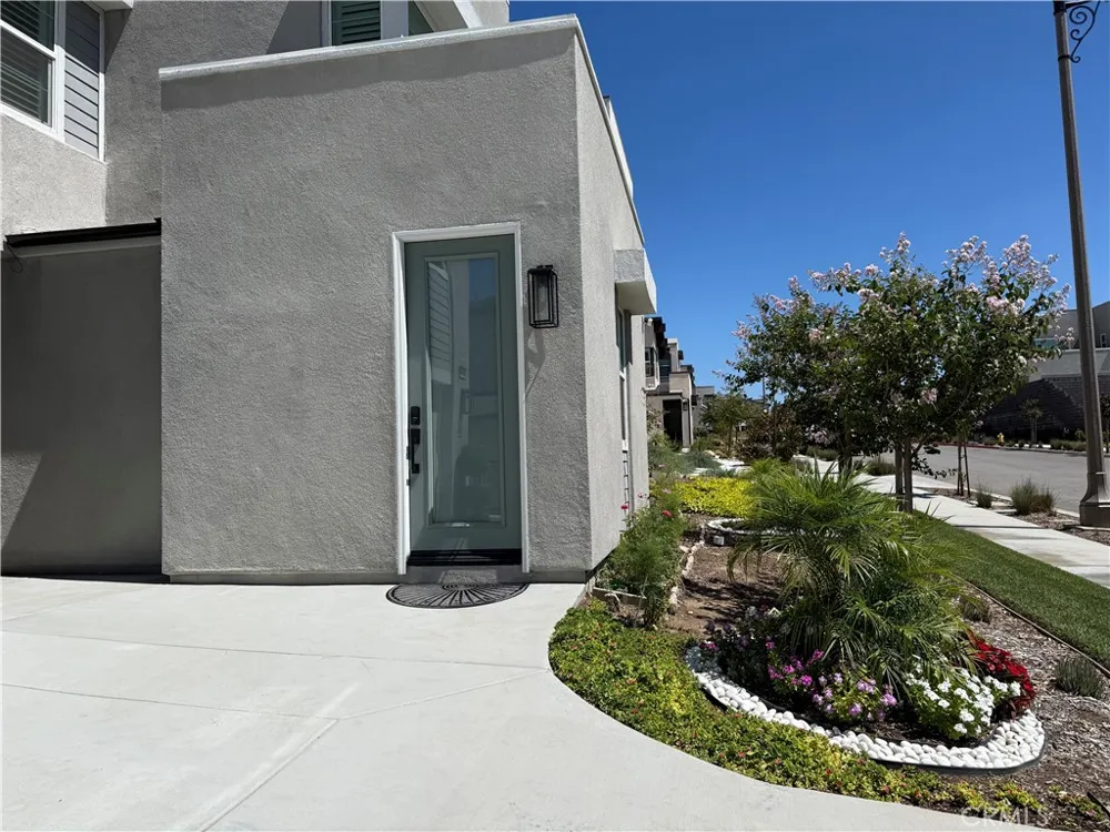 15642 Caterpillar Fontana, CA 92336