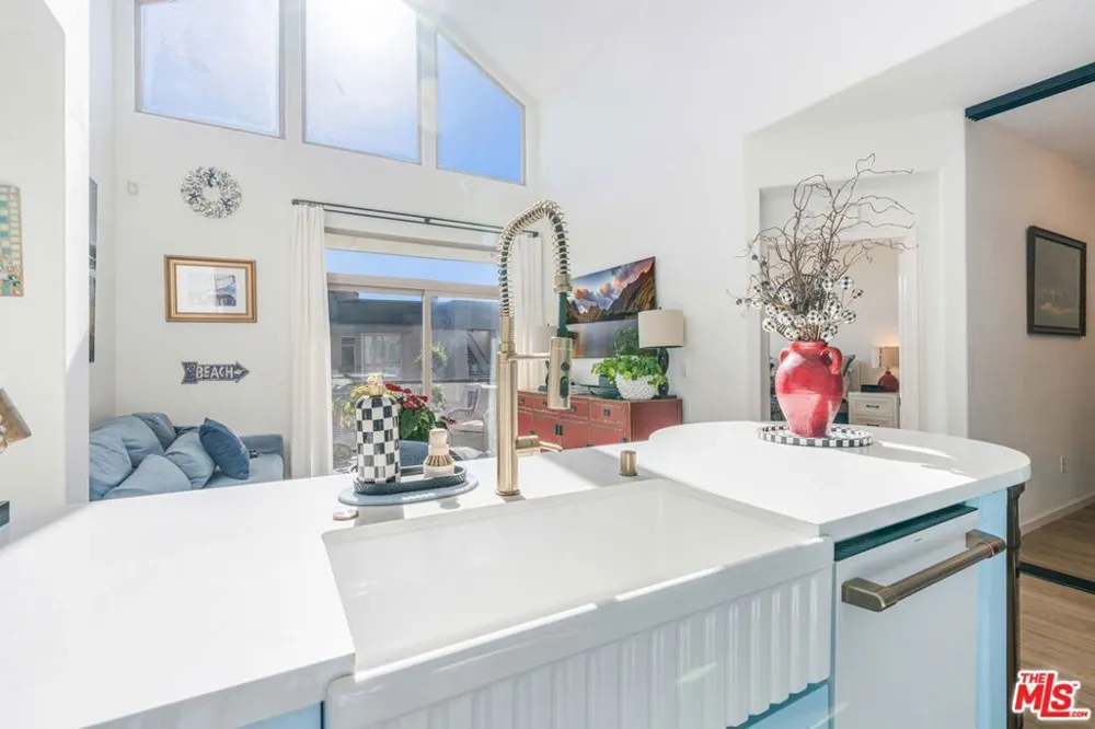 13044 Pacific Promenade #424 Playa Vista, CA 90094