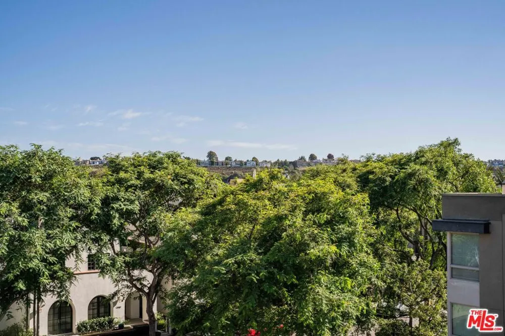13044 Pacific Promenade #424 Playa Vista, CA 90094