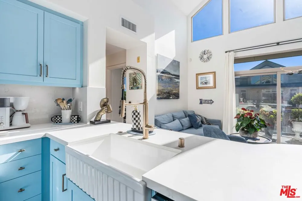 13044 Pacific Promenade #424 Playa Vista, CA 90094