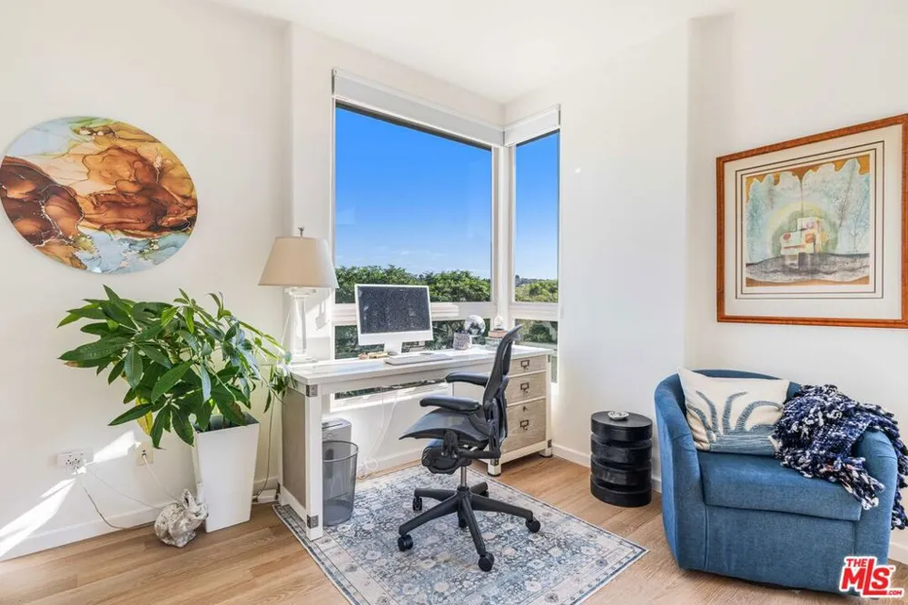 13044 Pacific Promenade #424 Playa Vista, CA 90094