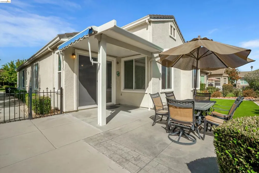 1852 Island Park Pl Brentwood, CA 94513