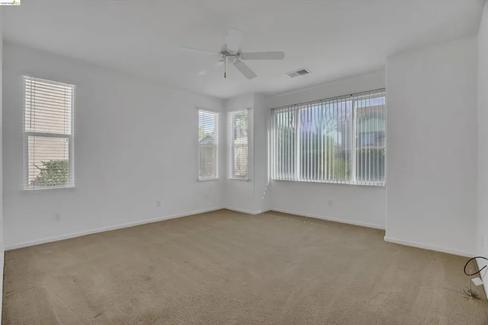 1852 Island Park Pl Brentwood, CA 94513