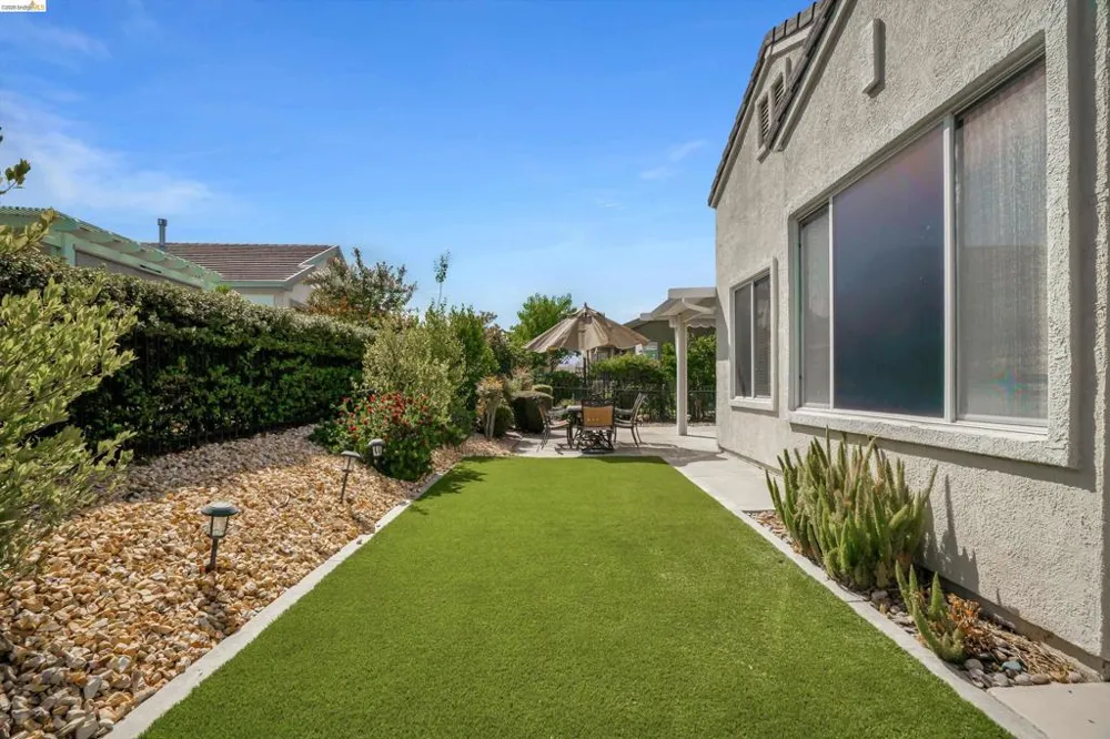 1852 Island Park Pl Brentwood, CA 94513