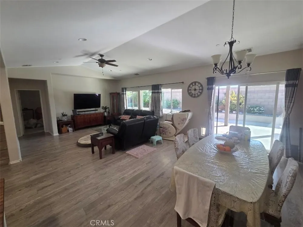 6853 Sunsight Jurupa Valley, CA 92509
