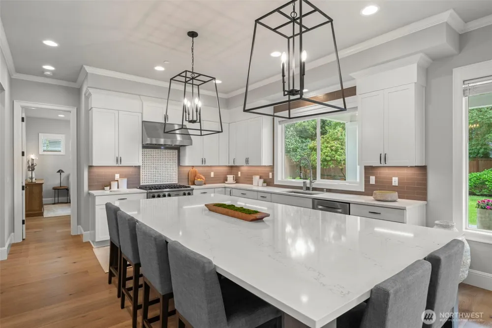10425 NE 112th Street Kirkland, WA 98033