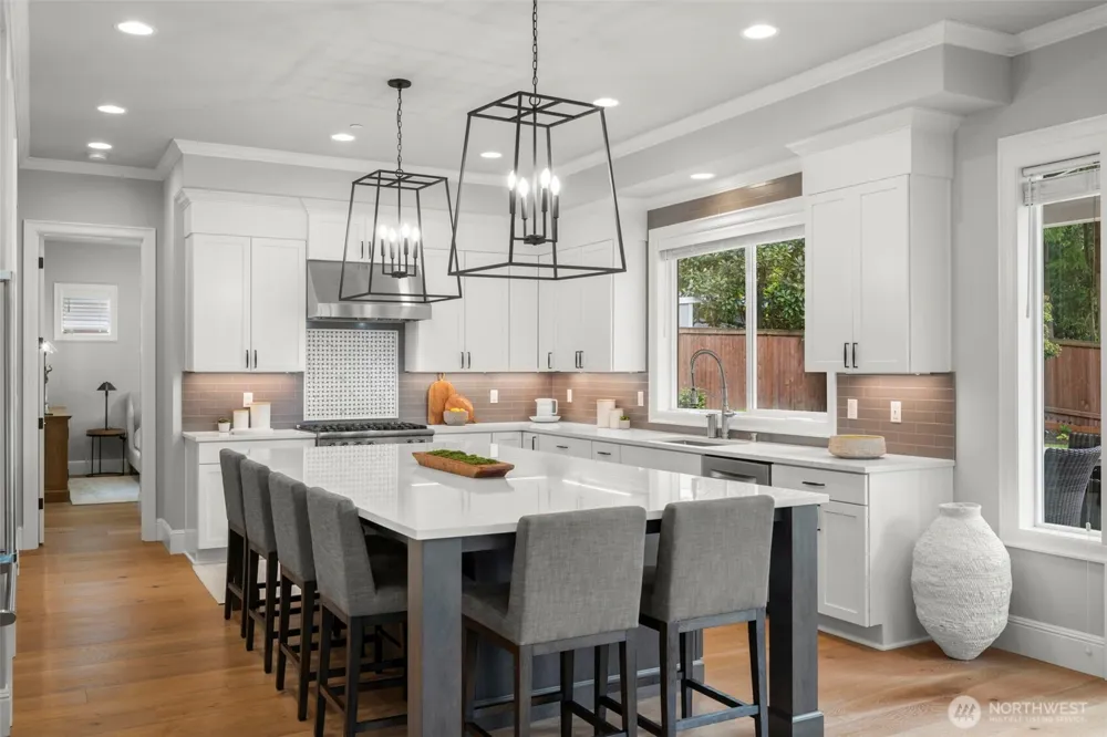 10425 NE 112th Street Kirkland, WA 98033