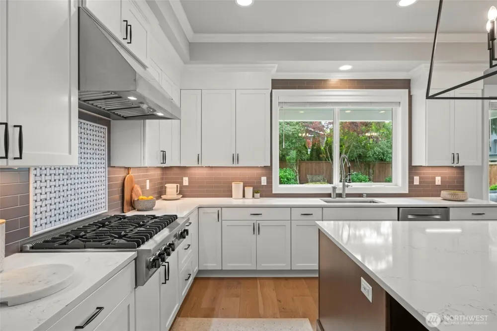 10425 NE 112th Street Kirkland, WA 98033