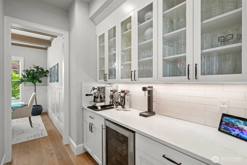 10425 NE 112th Street Kirkland, WA 98033