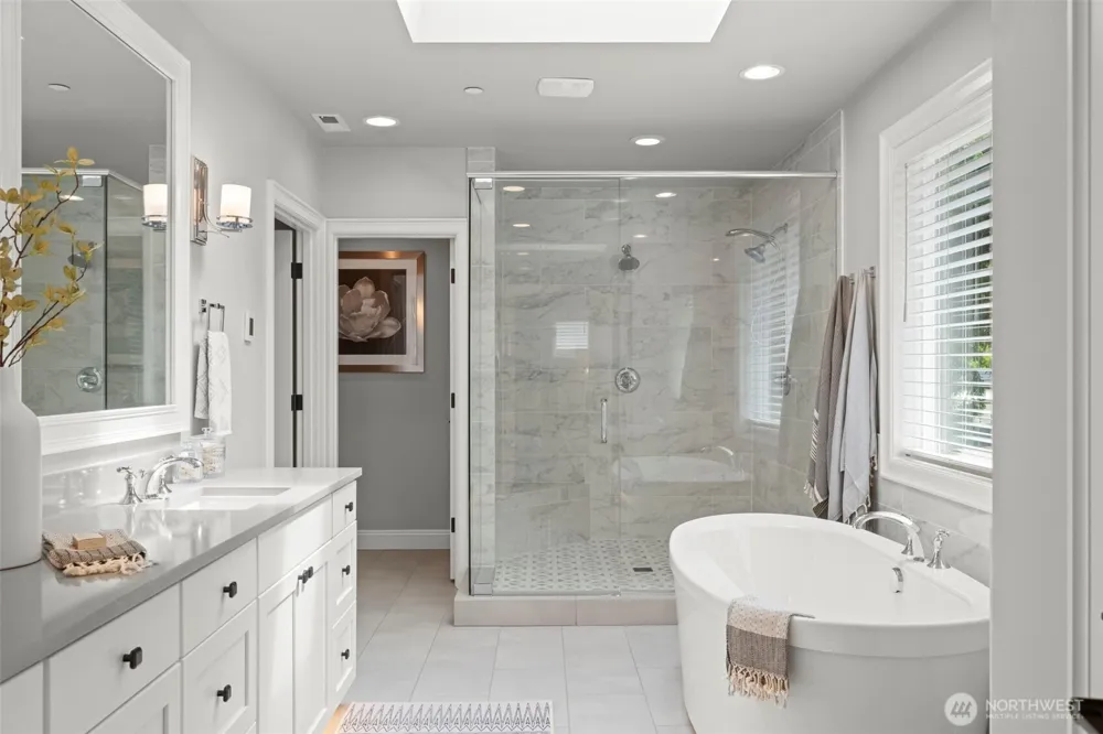 10425 NE 112th Street Kirkland, WA 98033