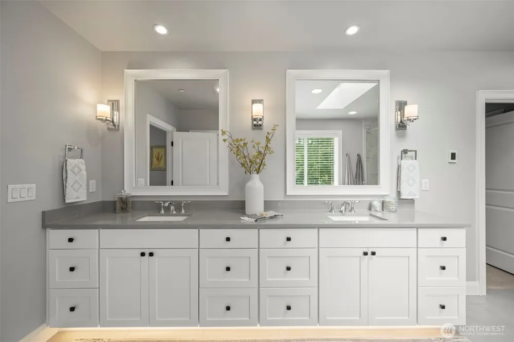 10425 NE 112th Street Kirkland, WA 98033