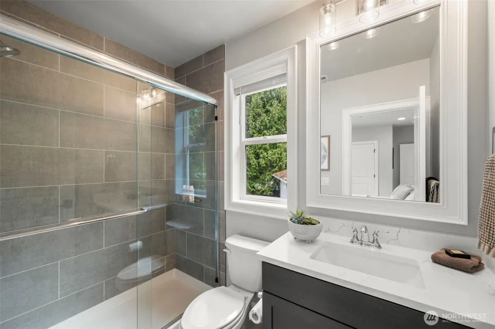 10425 NE 112th Street Kirkland, WA 98033