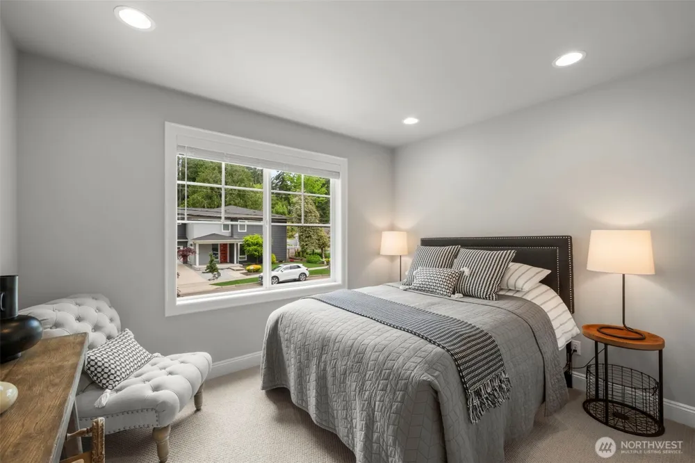 10425 NE 112th Street Kirkland, WA 98033
