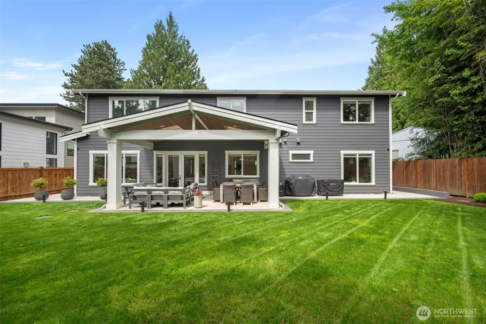 10425 NE 112th Street Kirkland, WA 98033