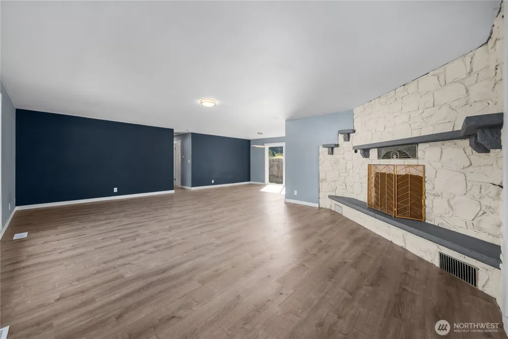 16526 42nd Avenue Ct E Tacoma, WA 98446