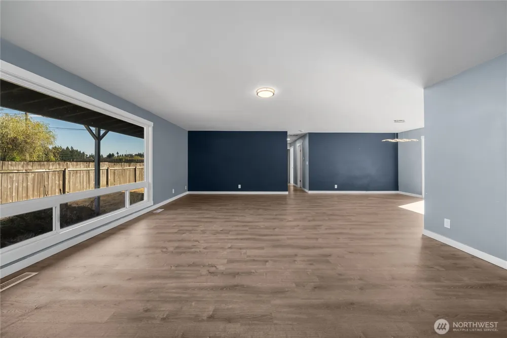 16526 42nd Avenue Ct E Tacoma, WA 98446