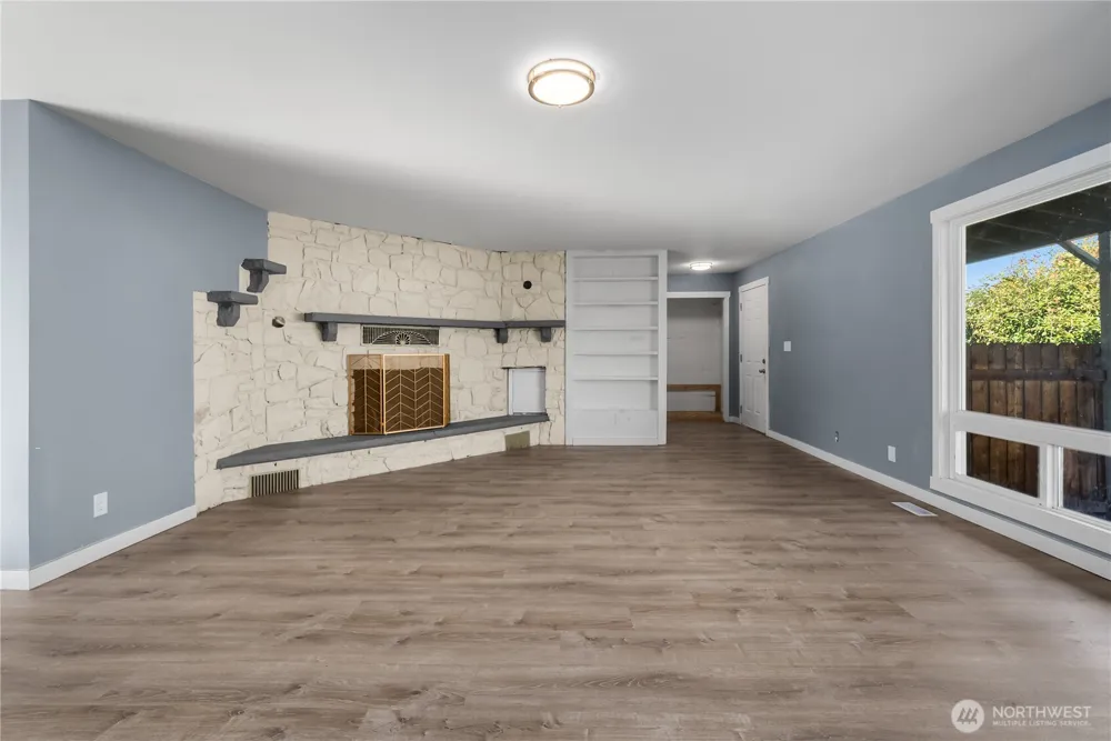 16526 42nd Avenue Ct E Tacoma, WA 98446