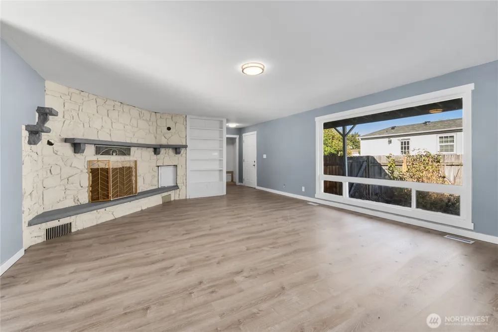 16526 42nd Avenue Ct E Tacoma, WA 98446