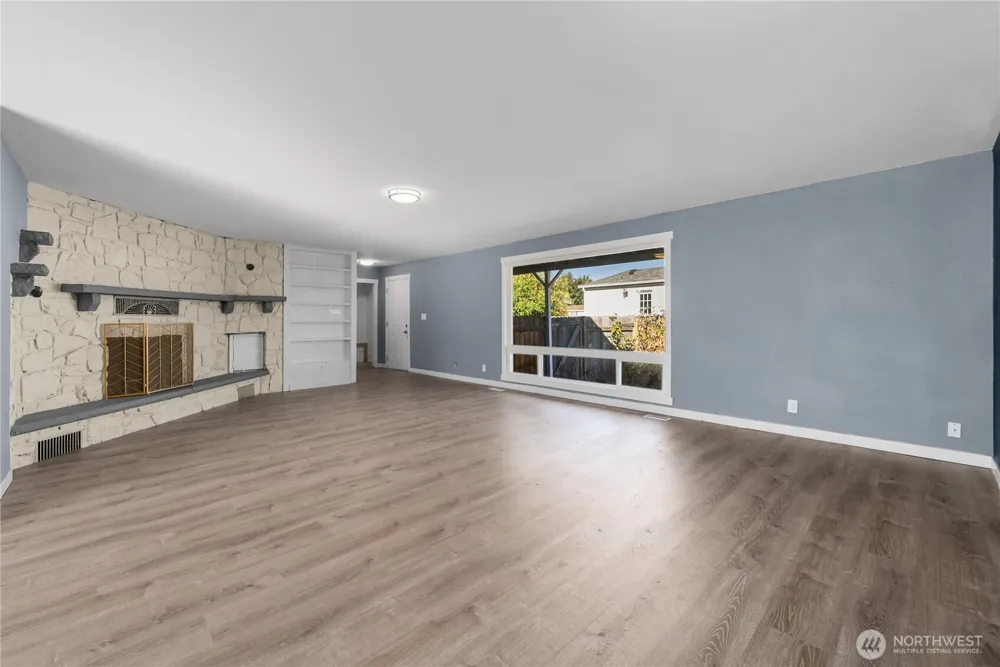 16526 42nd Avenue Ct E Tacoma, WA 98446