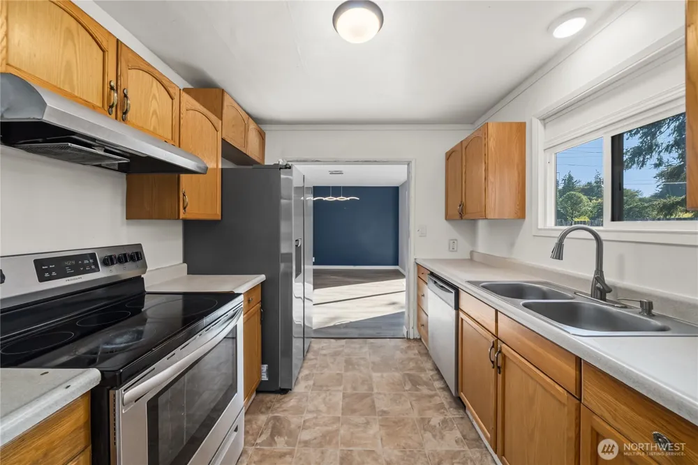 16526 42nd Avenue Ct E Tacoma, WA 98446