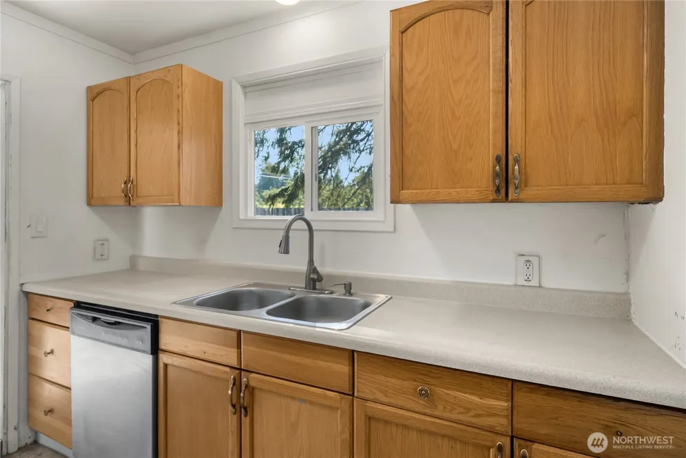 16526 42nd Avenue Ct E Tacoma, WA 98446