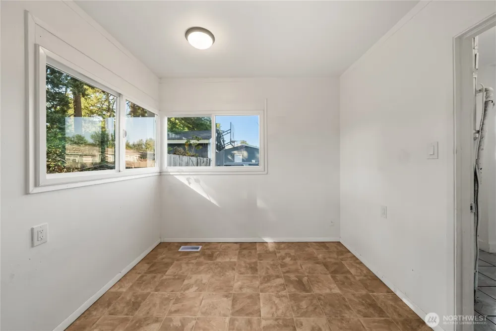 16526 42nd Avenue Ct E Tacoma, WA 98446