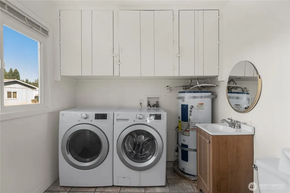 16526 42nd Avenue Ct E Tacoma, WA 98446