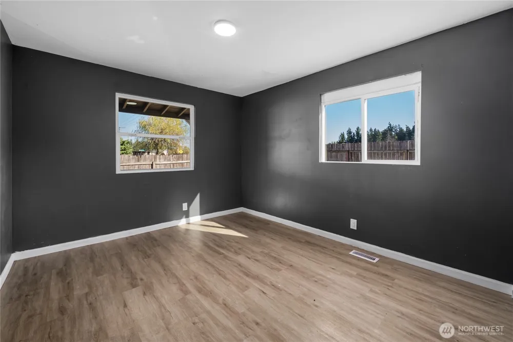 16526 42nd Avenue Ct E Tacoma, WA 98446