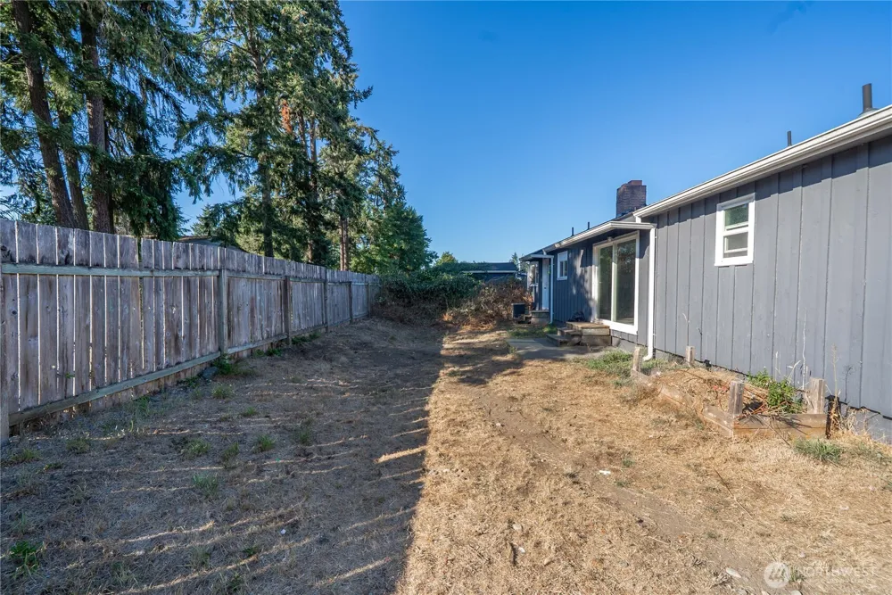 16526 42nd Avenue Ct E Tacoma, WA 98446