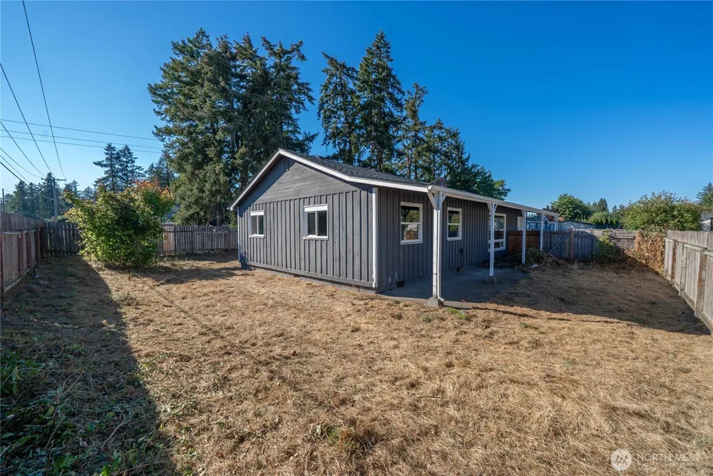 16526 42nd Avenue Ct E Tacoma, WA 98446