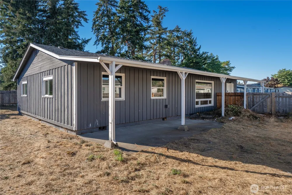 16526 42nd Avenue Ct E Tacoma, WA 98446