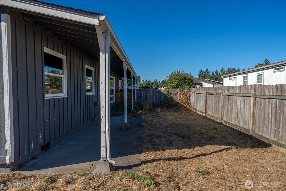 16526 42nd Avenue Ct E Tacoma, WA 98446