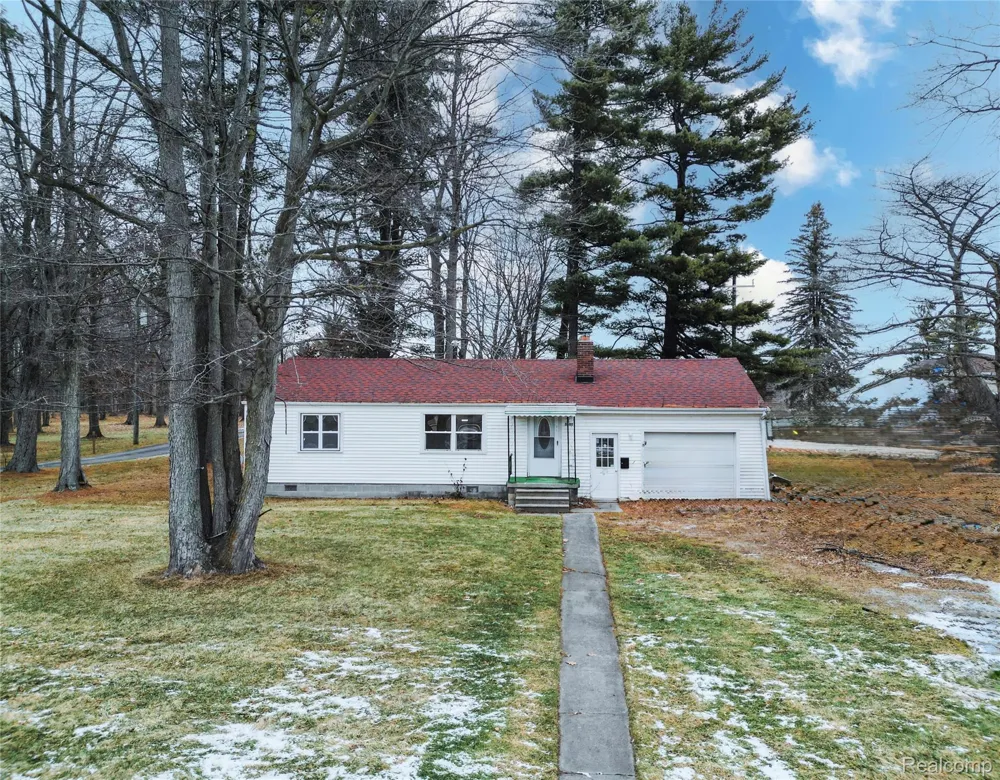 5602 Lapeer Road Kimball Township, MI 48074