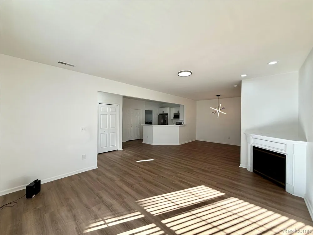 18107 Chesapeake Circle Commerce Charter Township, MI 48390