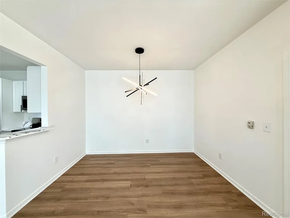 18107 Chesapeake Circle Commerce Charter Township, MI 48390