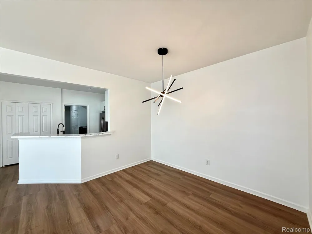 18107 Chesapeake Circle Commerce Charter Township, MI 48390